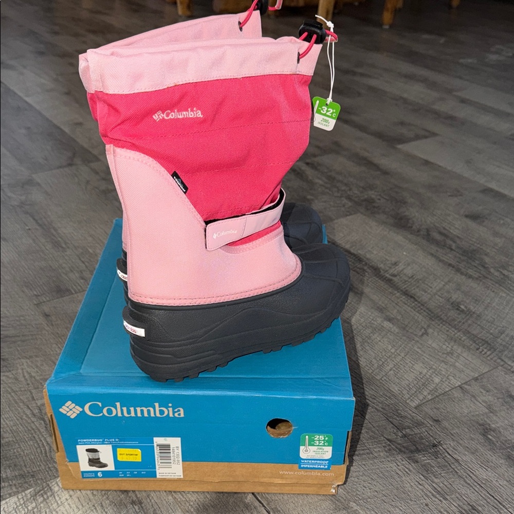 NWT Columbia Pink and Black Snow Boots